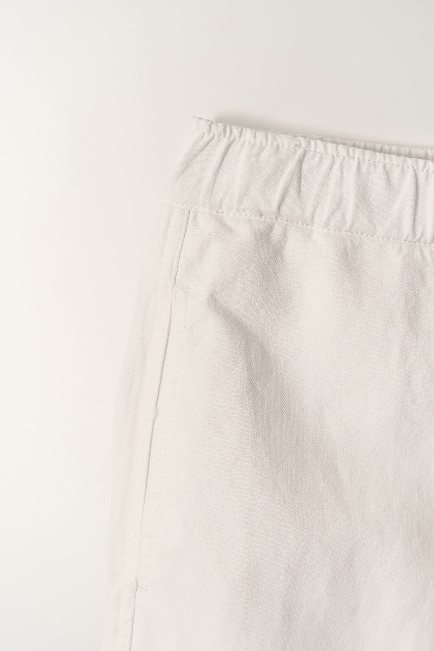 Detail of linen fabric on Nothing Written Linen Shorts white